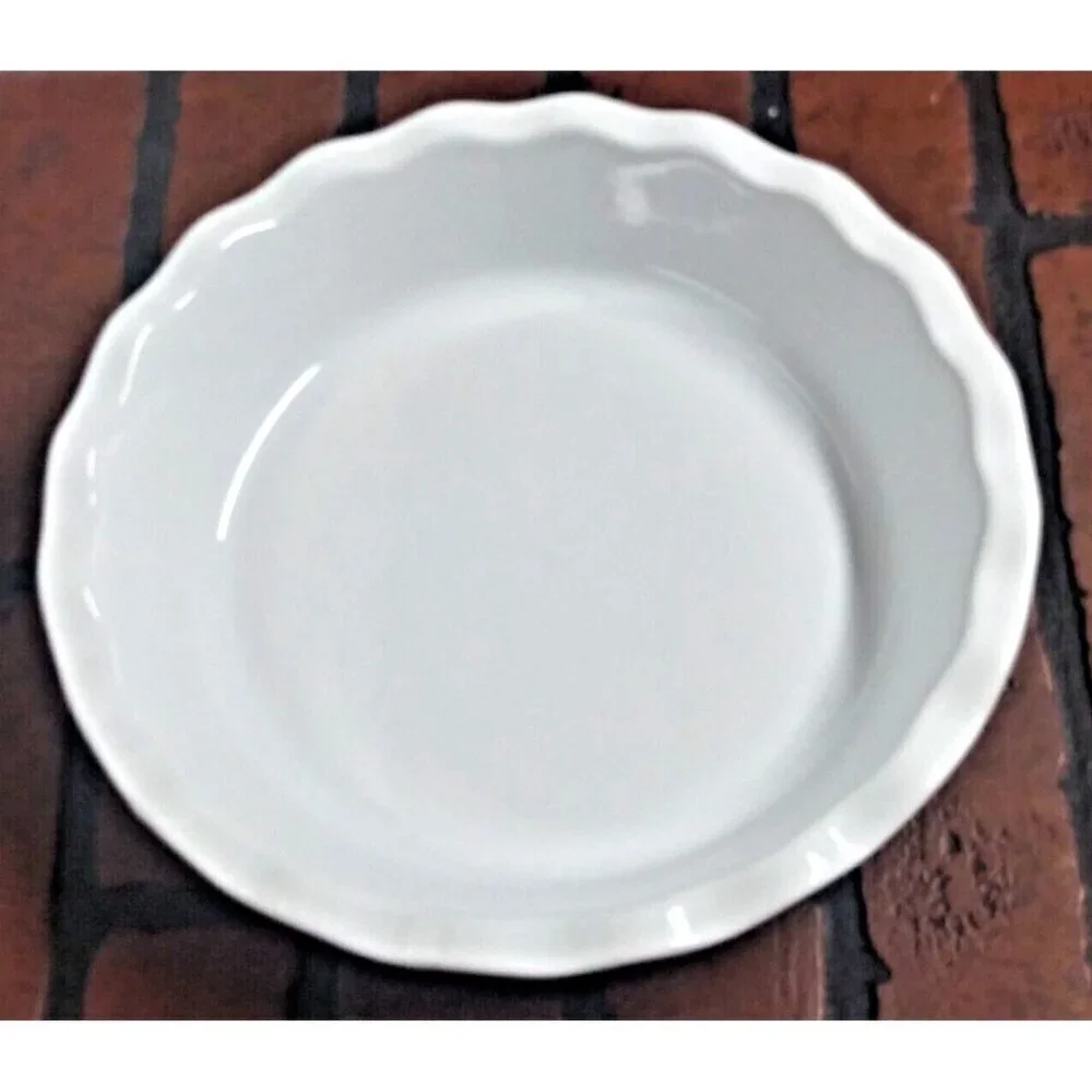 VTG Emile Henry Souffle Baking Dish France Blue Round Ruffled Scalloped Edge EUC